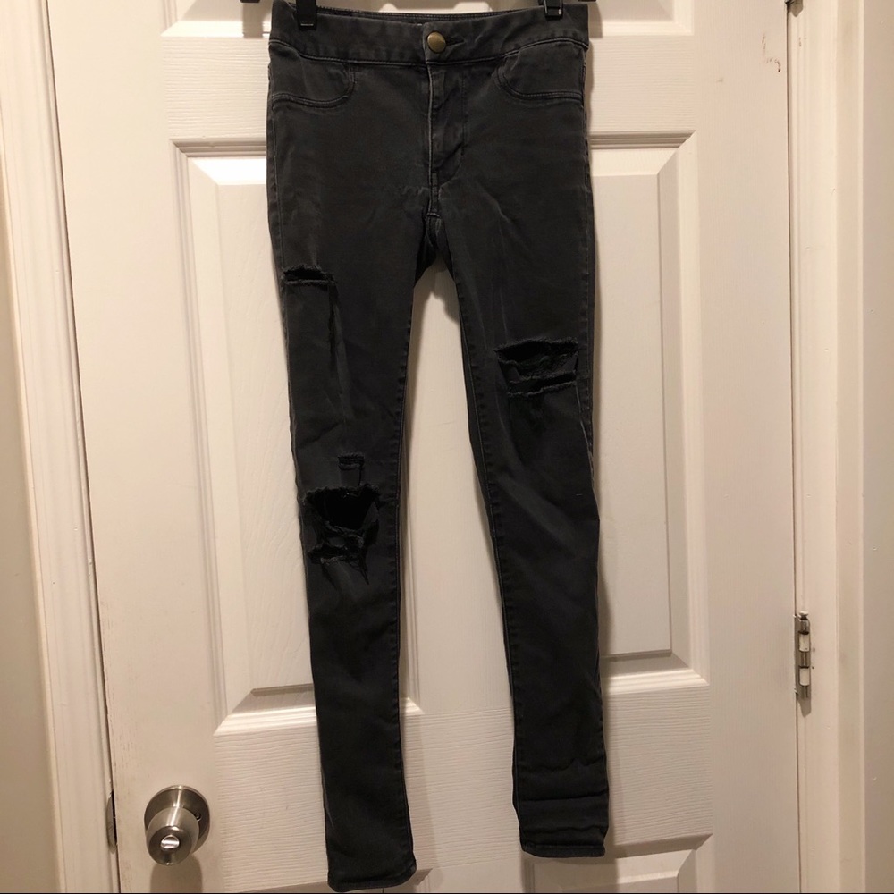 American Eagle Outfitter Ripped Jeans